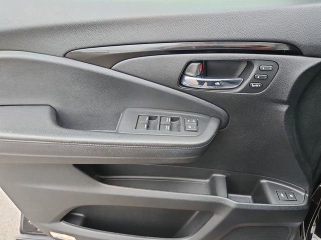 Used 2021 Honda Pilot Touring image 14