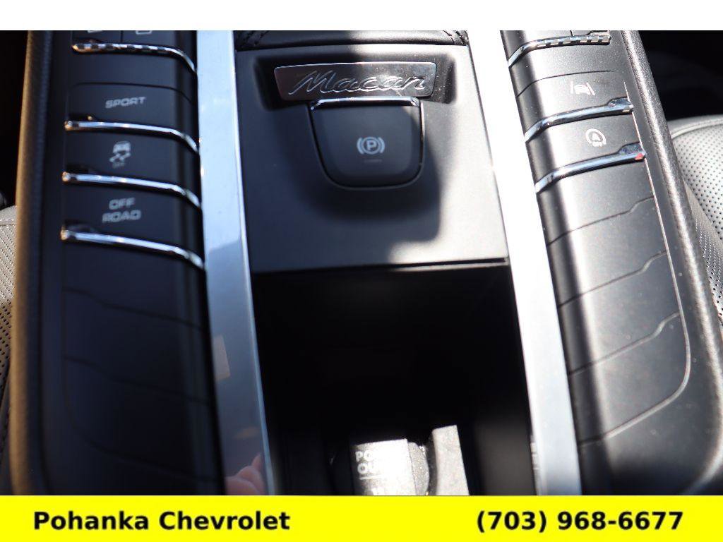 Used 2021 Porsche Macan AWD/4WD image 18