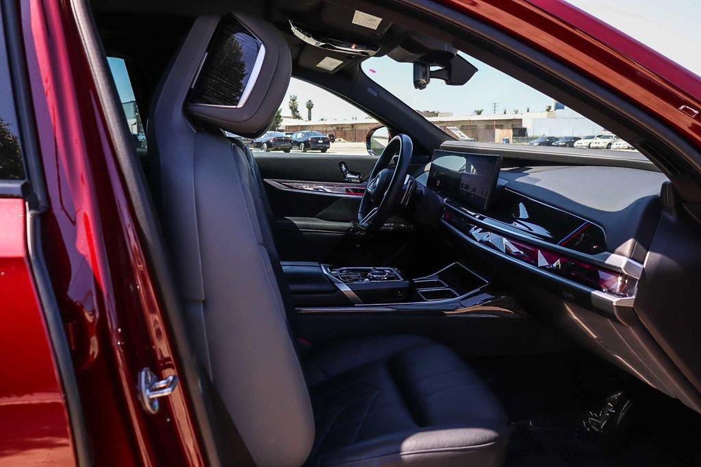 Used 2023 BMW 740i RWD image 17