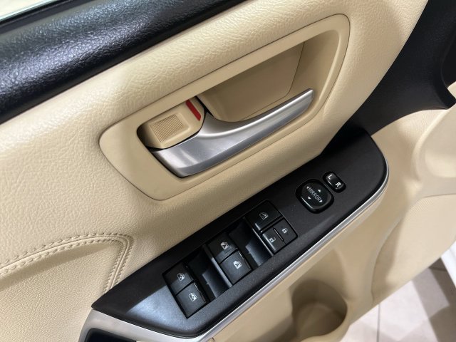 Used 2017 Toyota Camry XLE FWD image 23