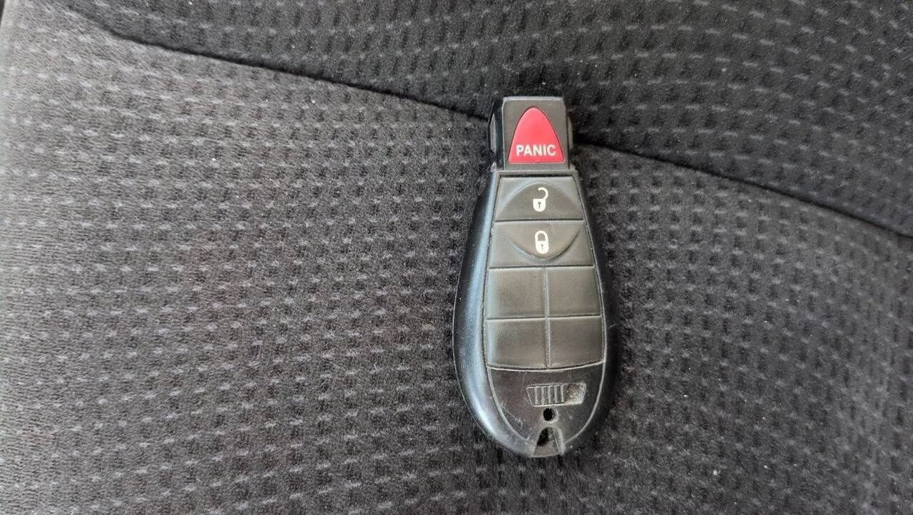 Used 2018 Dodge Grand Caravan SE FWD image 26