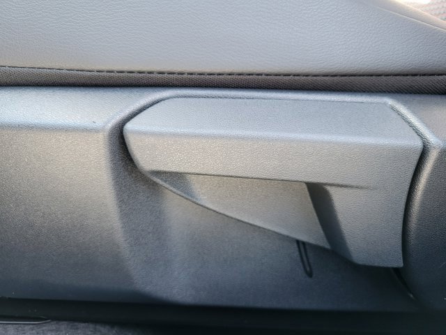 New 2025 Nissan Kicks SR image 14