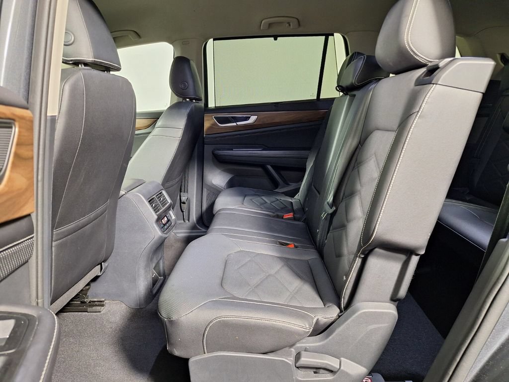 Used 2025 Volkswagen Atlas SE FWD image 10