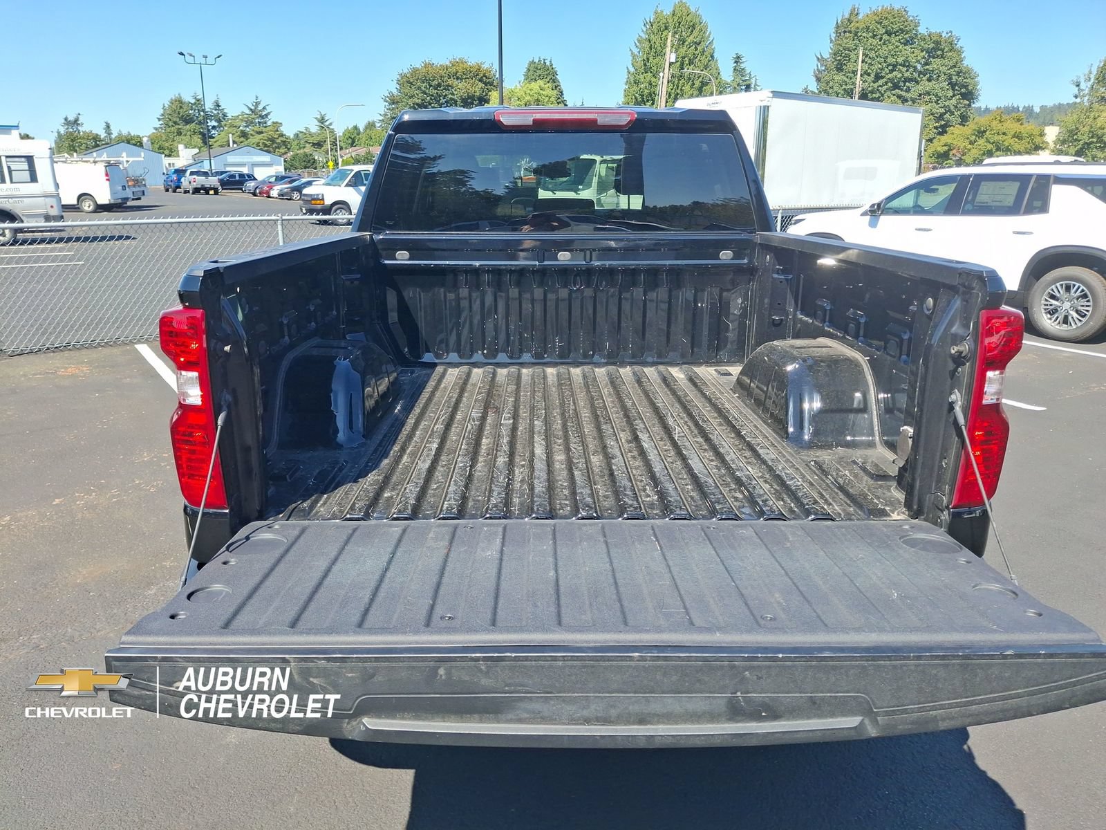 Certified 2025 Chevrolet Silverado 1500 LT AWD/4WD image 17