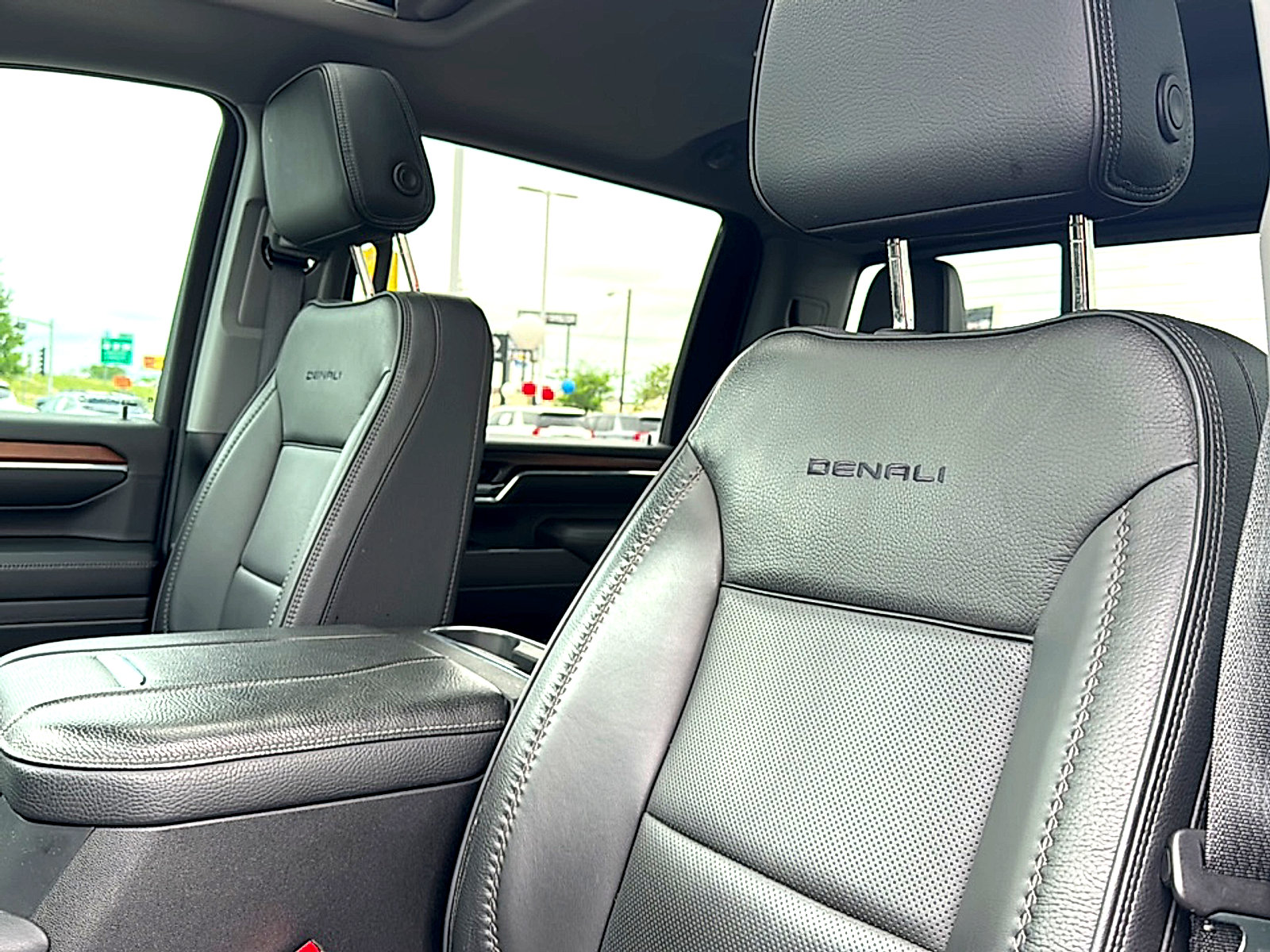 Used 2024 GMC Sierra 2500 Denali AWD/4WD image 15