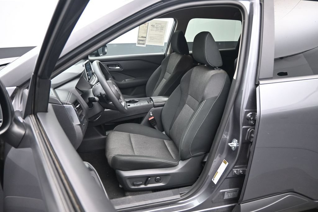 Used 2024 Nissan Rogue SV FWD image 21