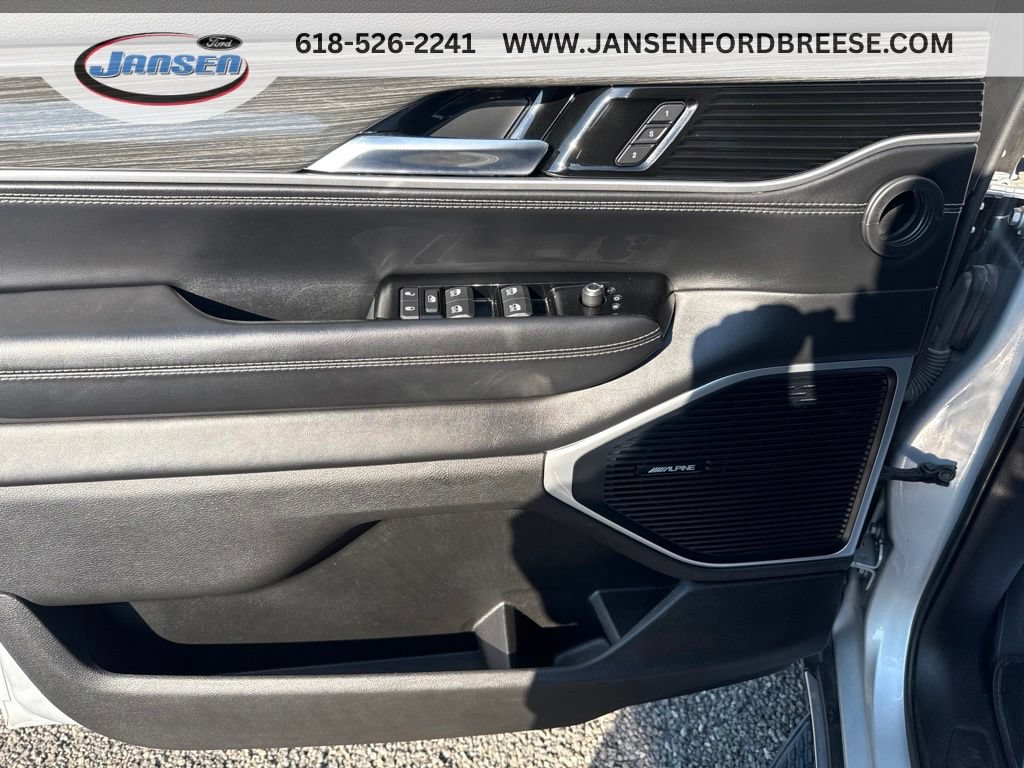 Used 2022 Jeep Wagoneer Series II AWD/4WD image 25
