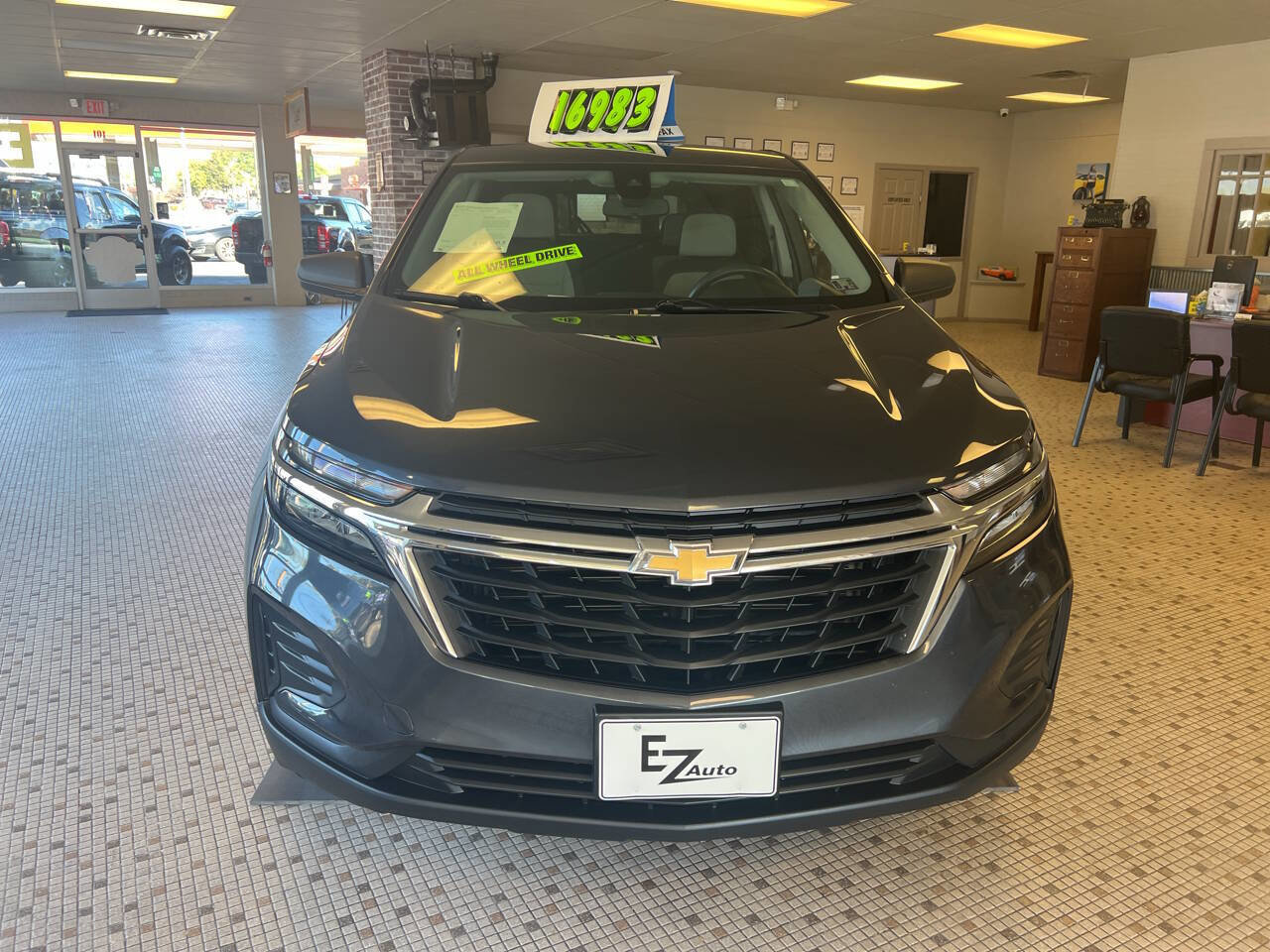 Used 2022 Chevrolet Equinox LS image 4