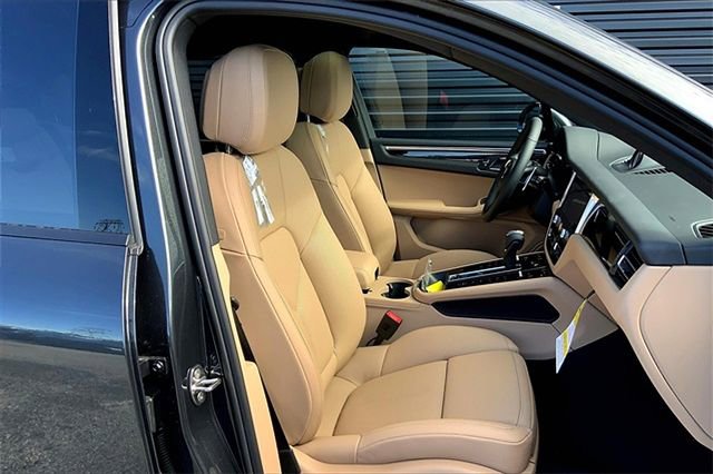 Certified 2026 Porsche Macan AWD/4WD image 25