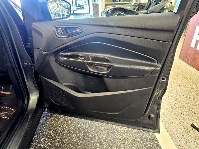 Used 2019 Ford Escape S image 27