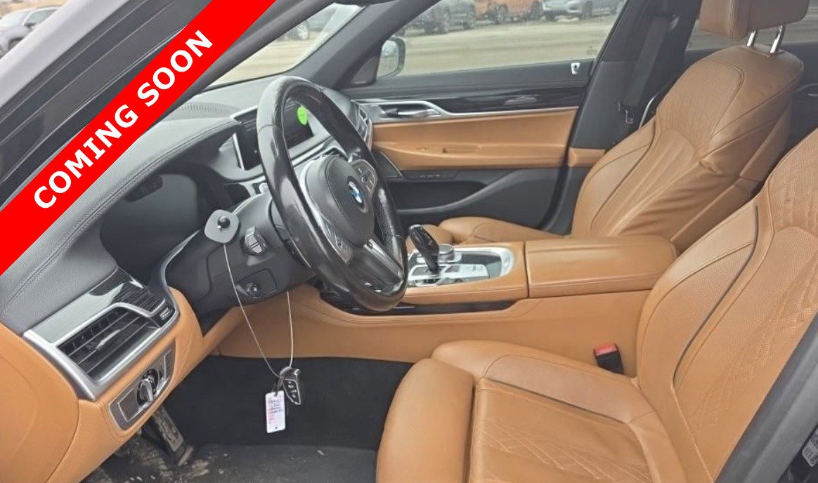 Used 2021 BMW 750i xDrive w/ M Sport Package image 6