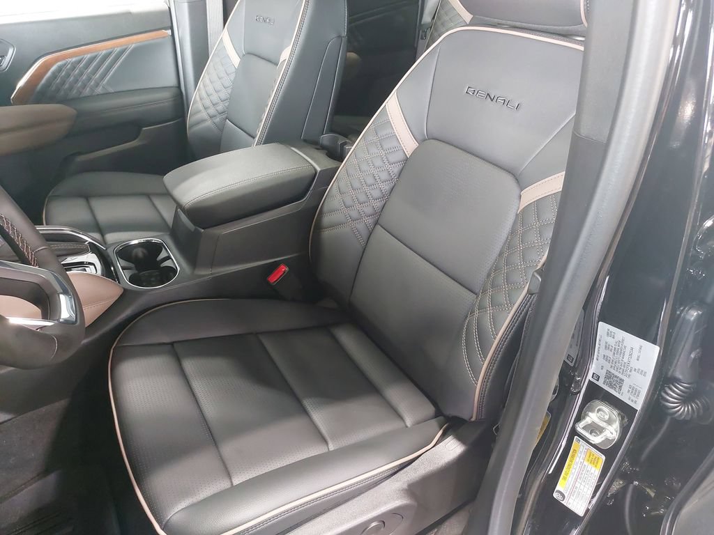 New 2026 GMC Canyon Denali AWD/4WD image 14