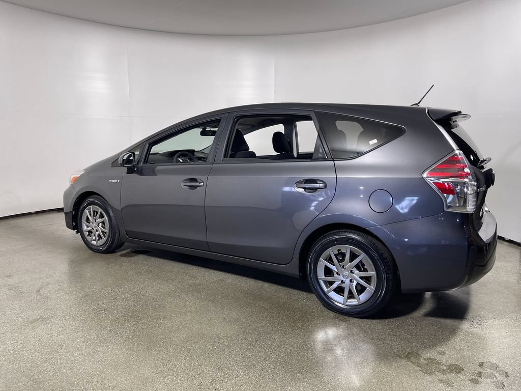 Certified 2017 Toyota Prius V Two FWD image 5