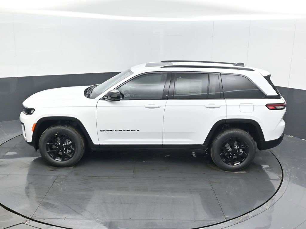 New 2026 Jeep Grand Cherokee Laredo image 38