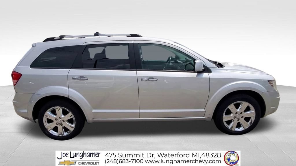 Used 2010 Dodge Journey R/T w/ Navigation & Sound Group I FWD image 10