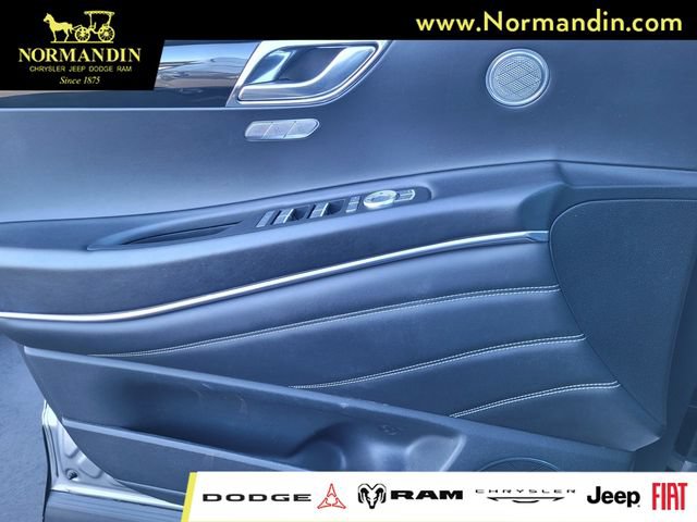 Used 2025 Genesis GV80 2.5T Standard AWD/4WD image 13
