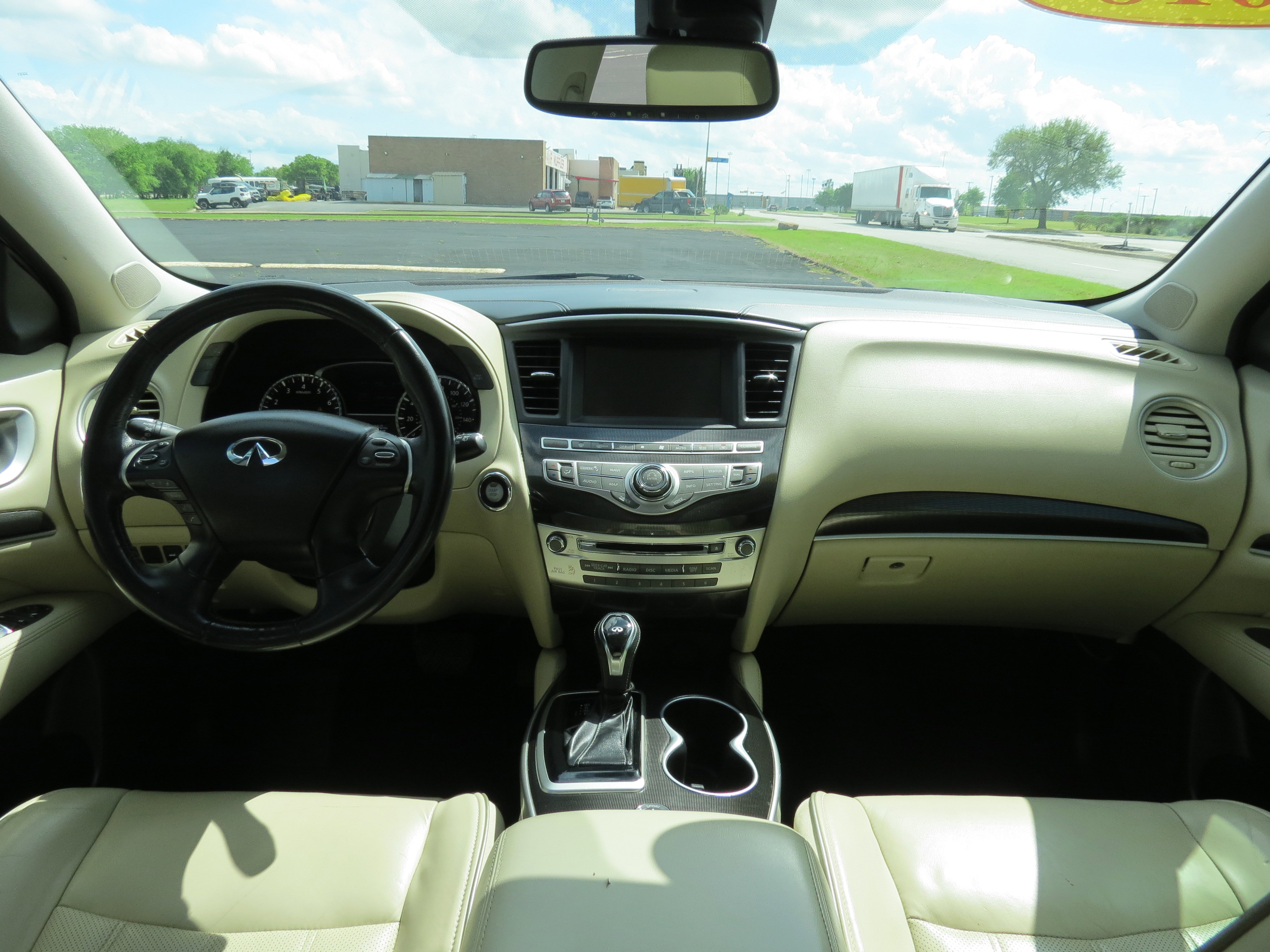 Used 2018 INFINITI QX60 FWD w/ Premium Plus Package image 11