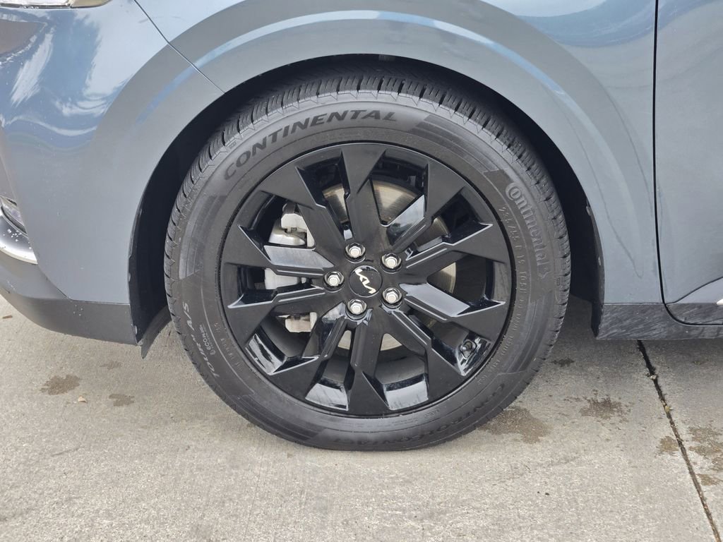 Used 2024 Kia Carnival SX Prestige image 17