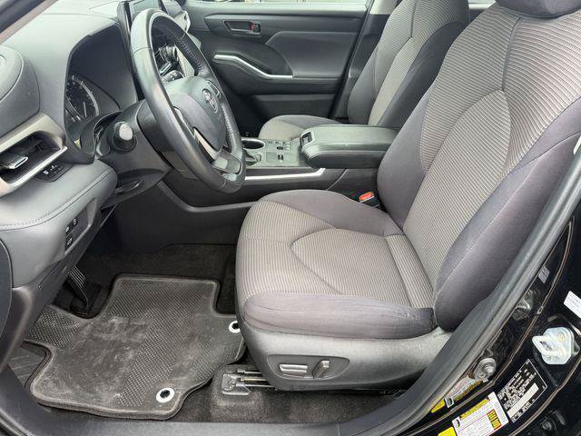 Certified 2024 Toyota Highlander LE FWD image 18