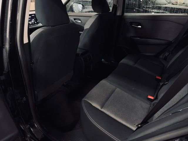 Used 2023 Nissan Rogue SV image 18