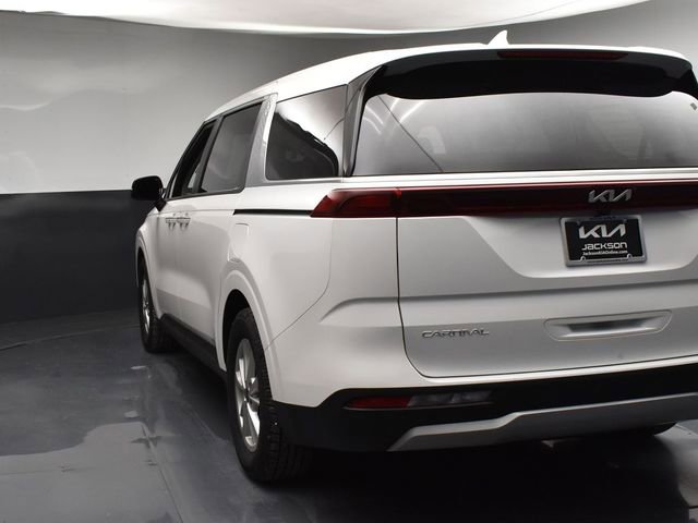 Certified 2024 Kia Carnival LX image 6
