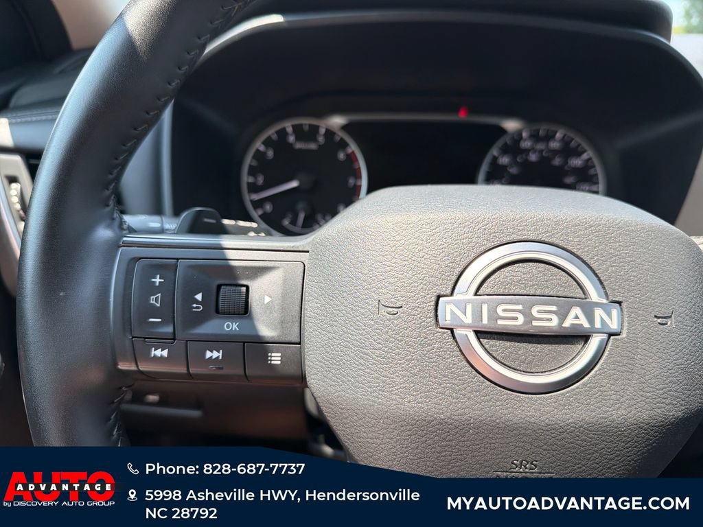 Used 2025 Nissan Rogue SV AWD/4WD image 19