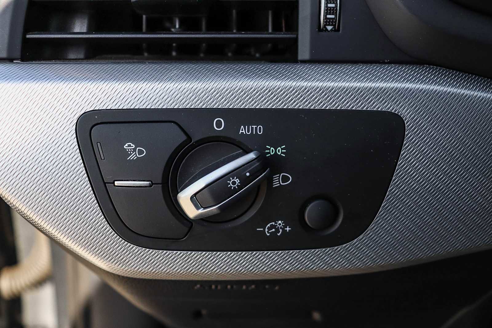 Used 2018 Audi A4 2.0T Ultra Premium image 31