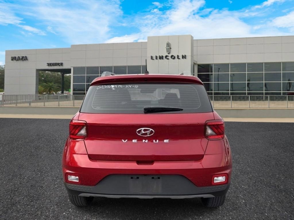 Used 2024 Hyundai Venue SEL image 5