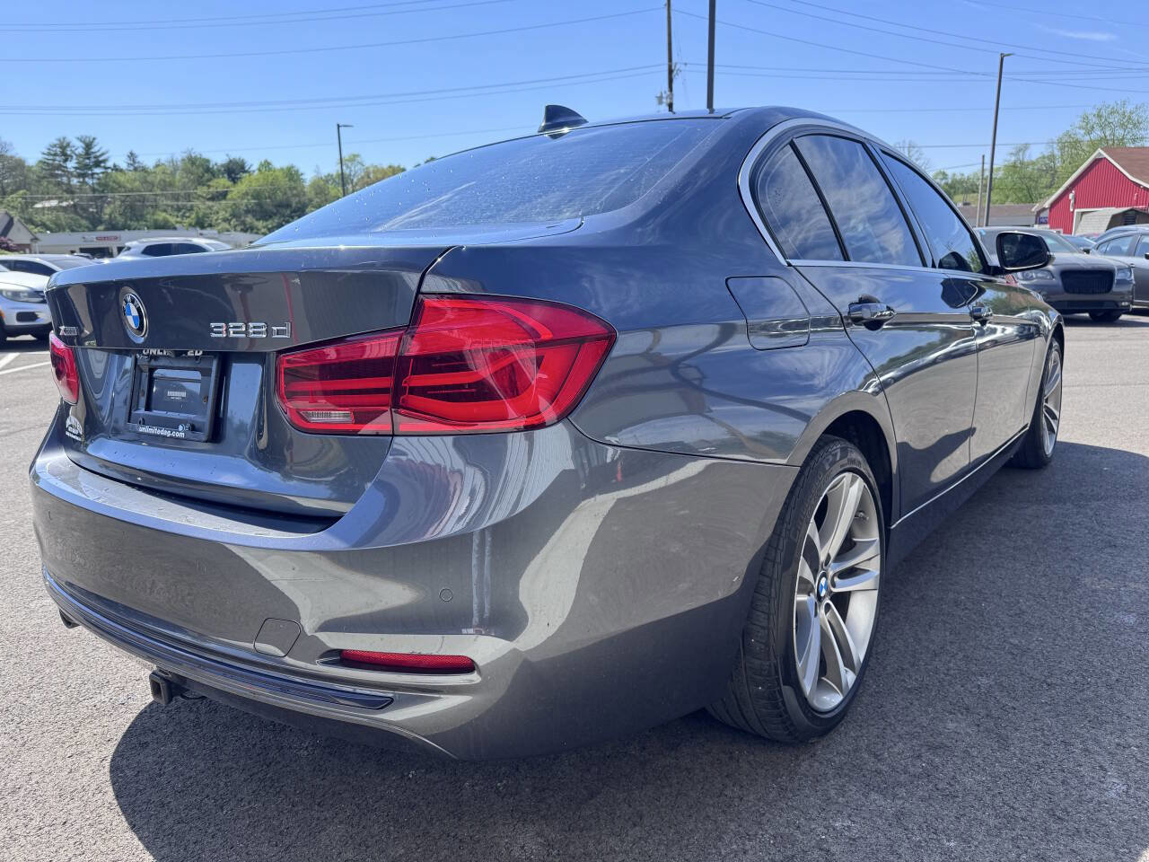 Used 2017 BMW 328d xDrive Sedan w/ Premium Package image 5