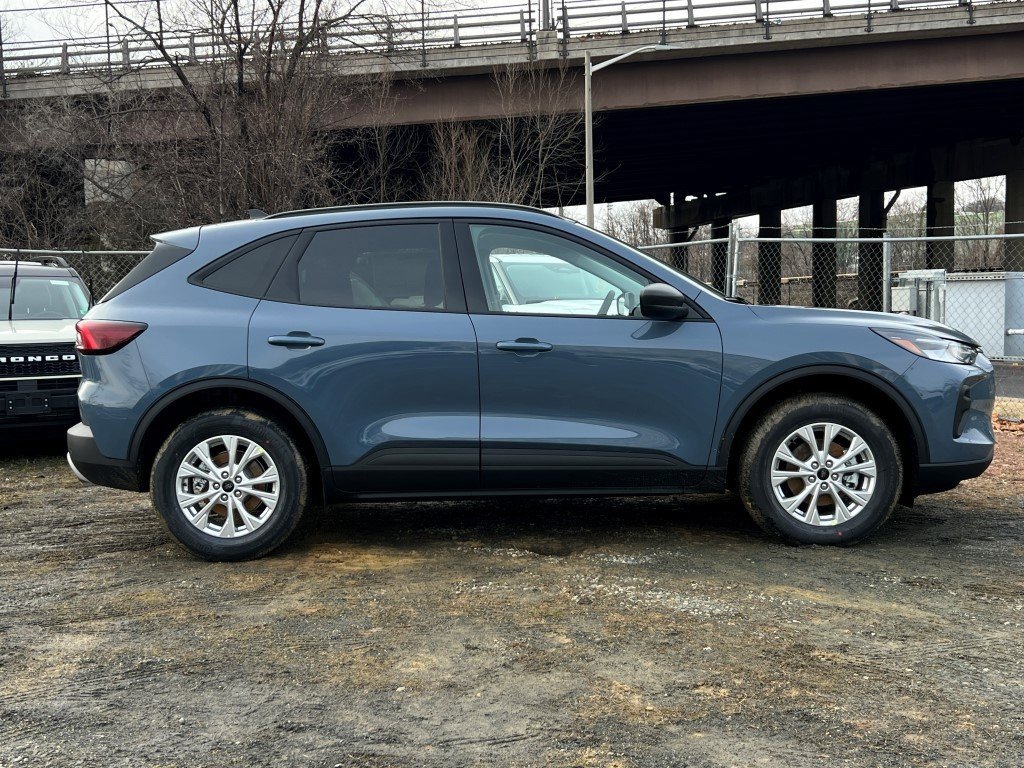 New 2026 Ford Escape Active w/ Active Premium Tech Pack AWD/4WD image 3