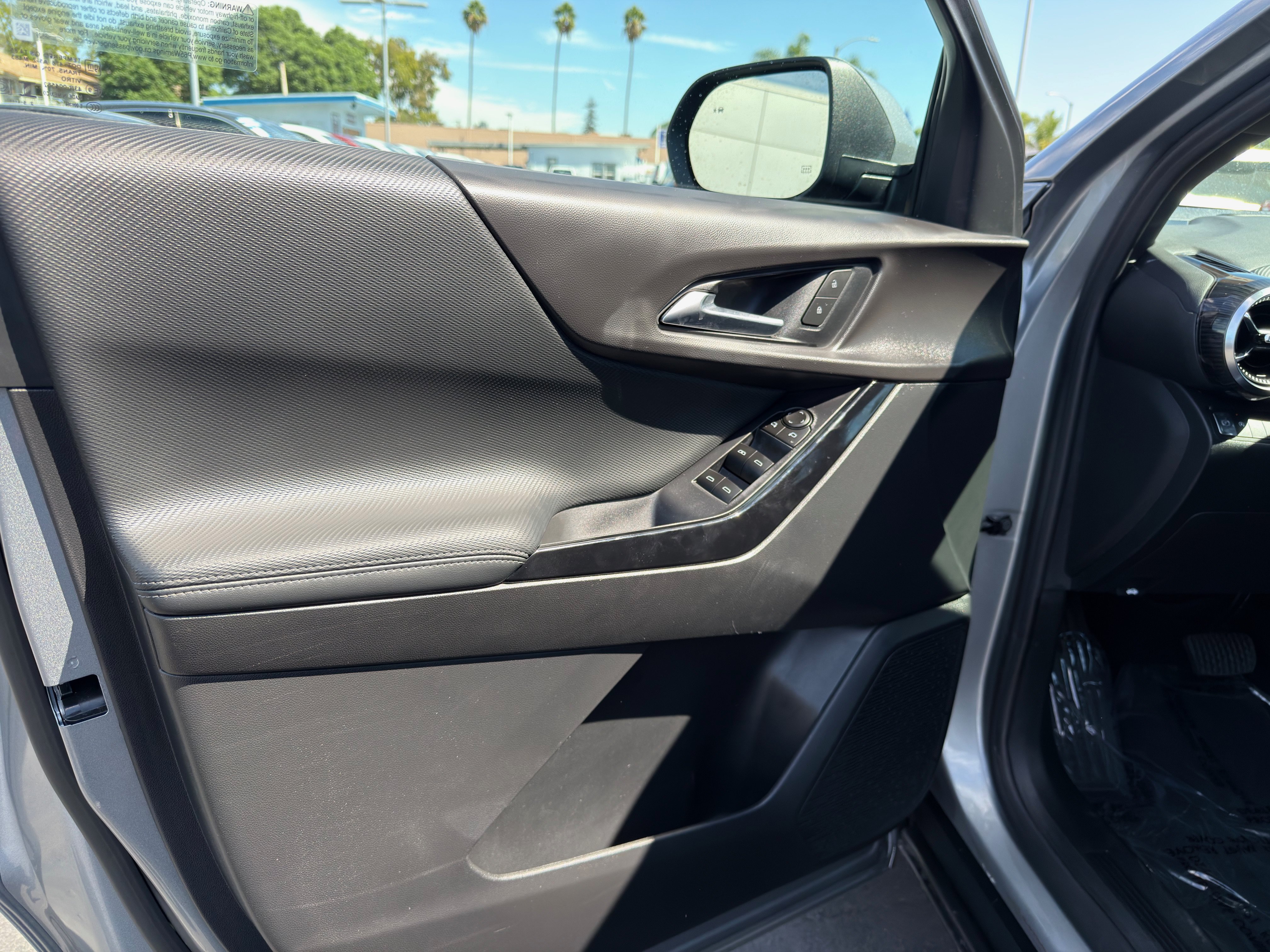 Used 2026 Chevrolet Equinox LT FWD image 23