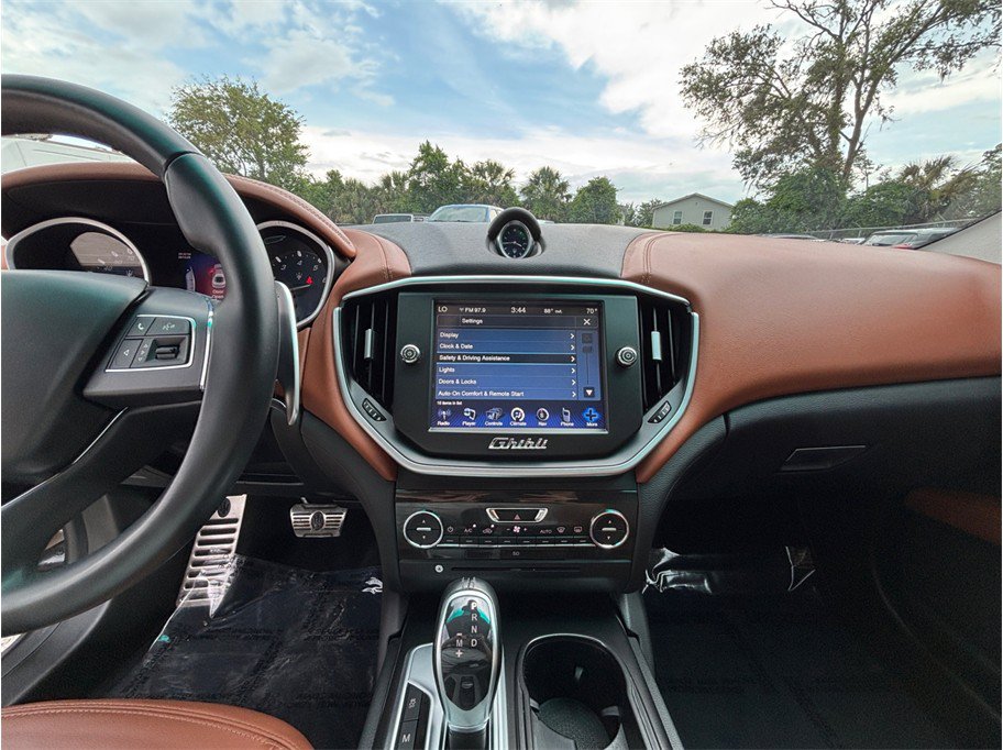 Used 2016 Maserati Ghibli RWD image 10
