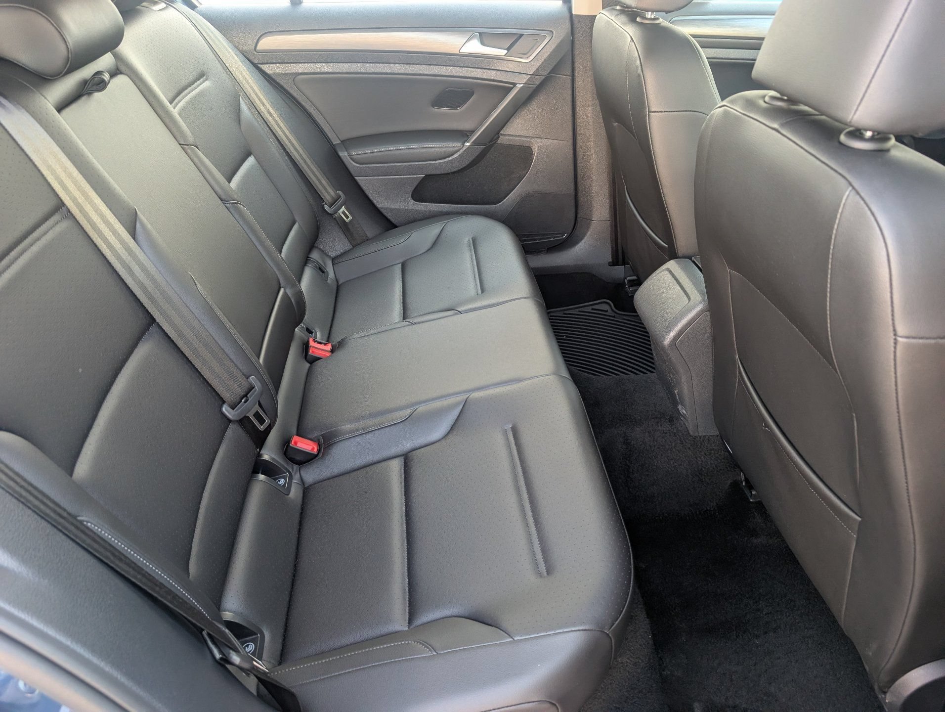 Used 2019 Volkswagen Golf SE FWD image 13