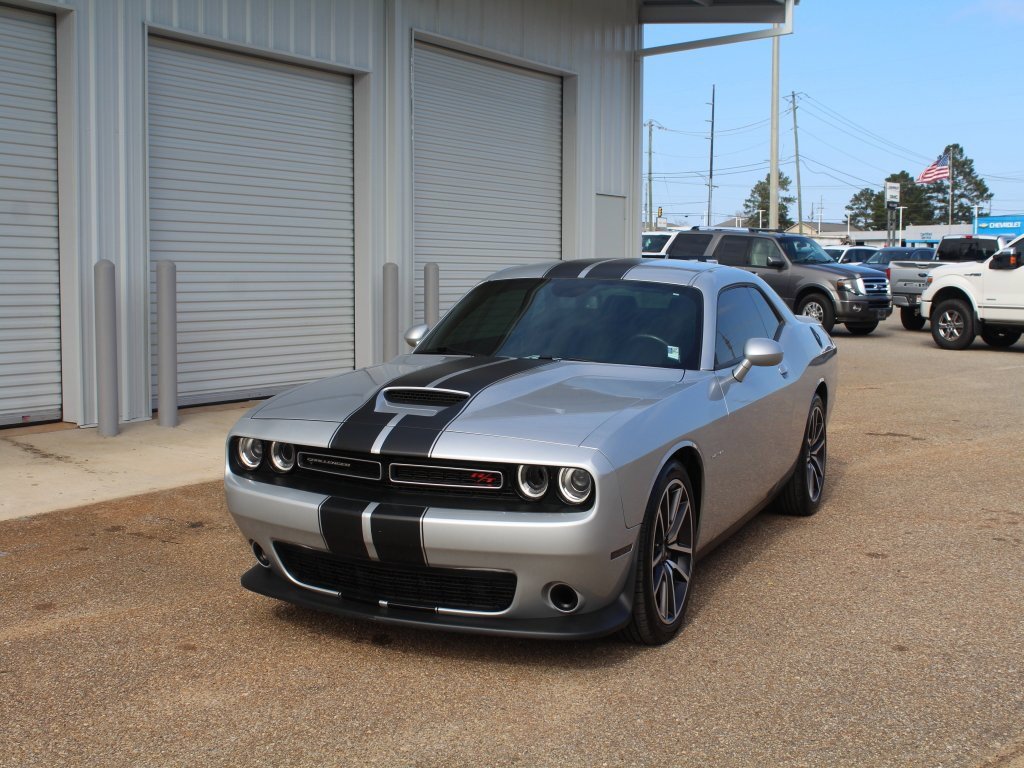 Used 2022 Dodge Challenger R/T w/ Plus Package image 10