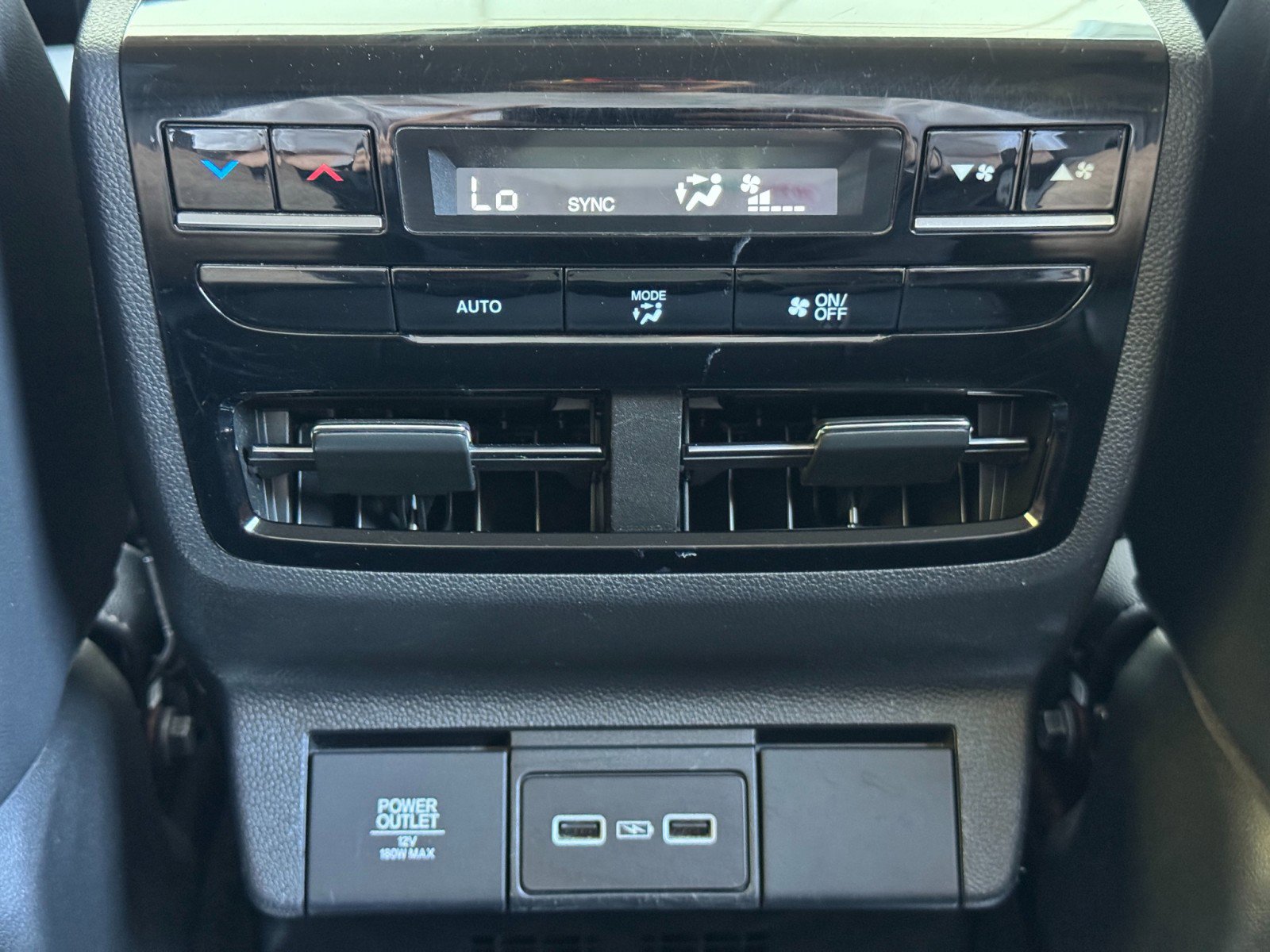 Used 2022 Acura MDX SH-AWD image 36