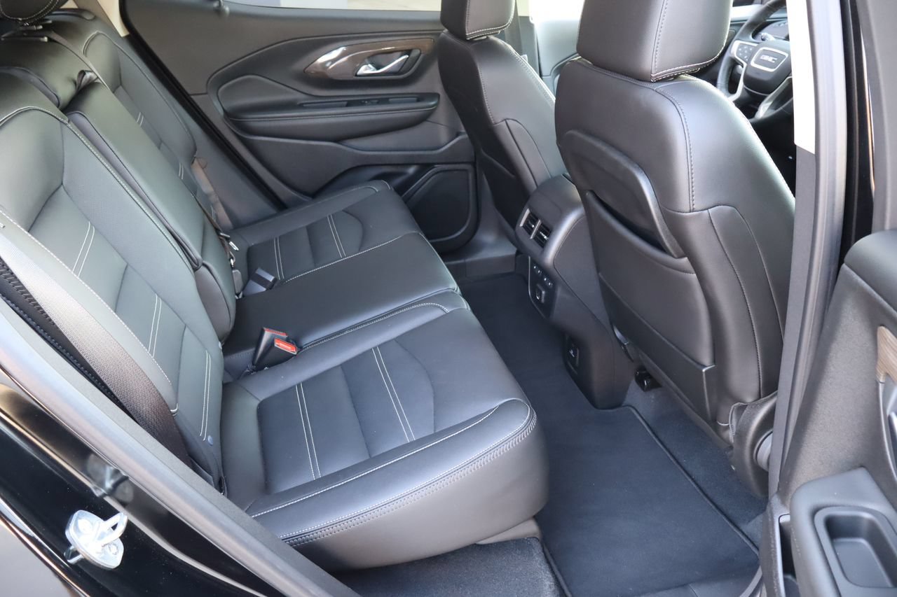 Used 2023 GMC Terrain Denali w/ Denali Premium Package AWD/4WD image 18