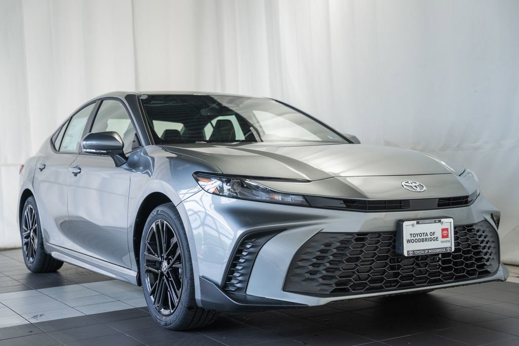 New 2026 Toyota Camry SE FWD image 1
