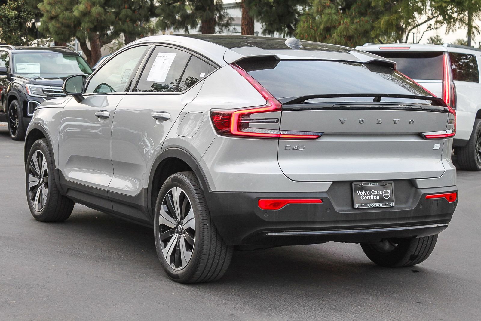 Used 2023 Volvo C40 P8 Recharge Plus AWD/4WD image 8