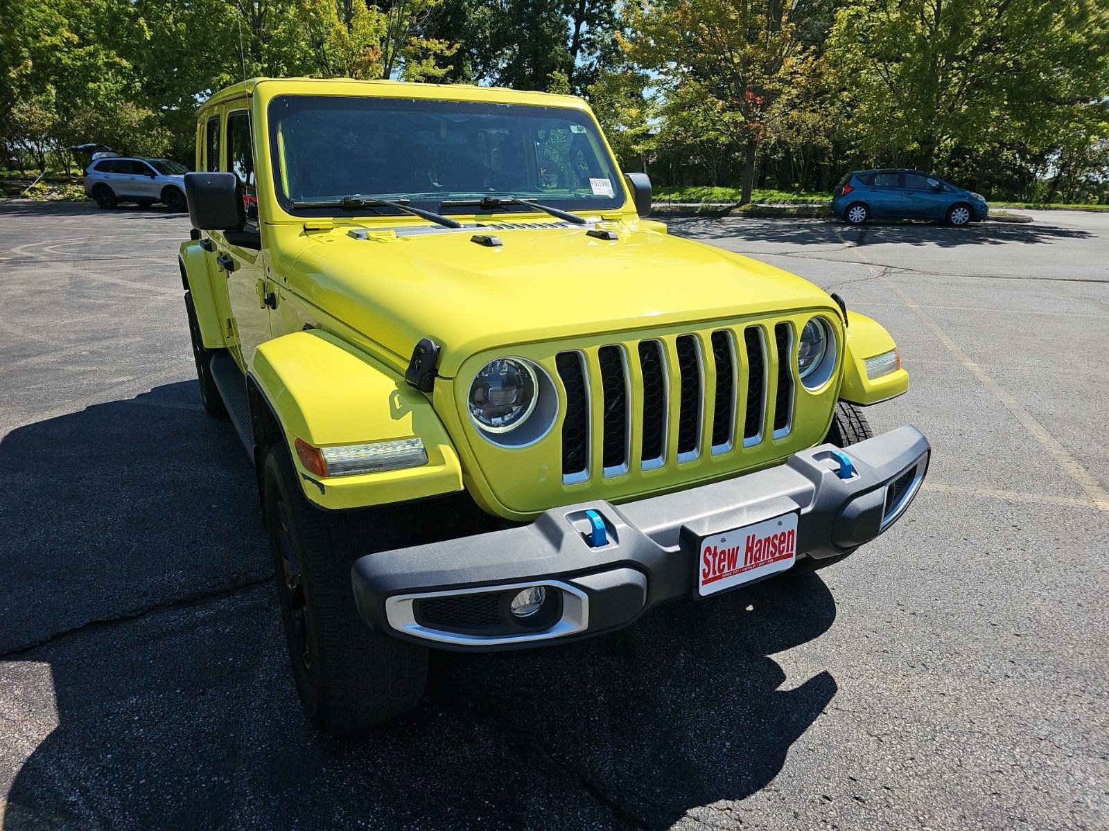 Used 2023 Jeep Wrangler Unlimited Sahara w/ Cold Weather Group AWD/4WD image 8