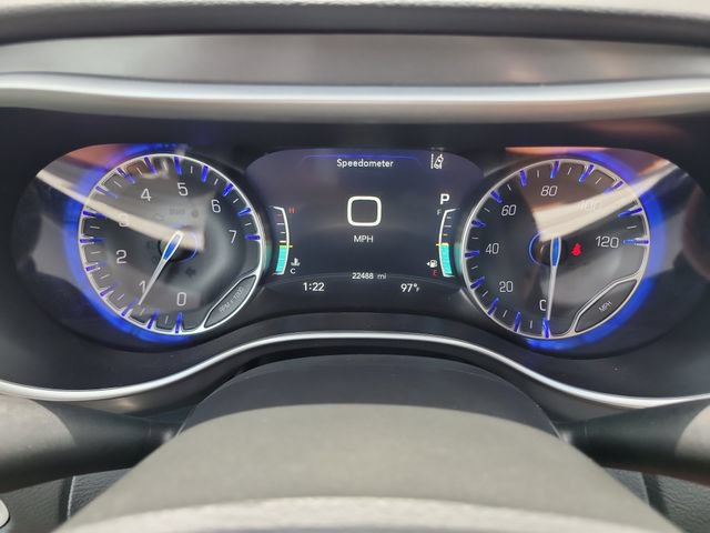 Used 2025 Chrysler Pacifica Select FWD image 31