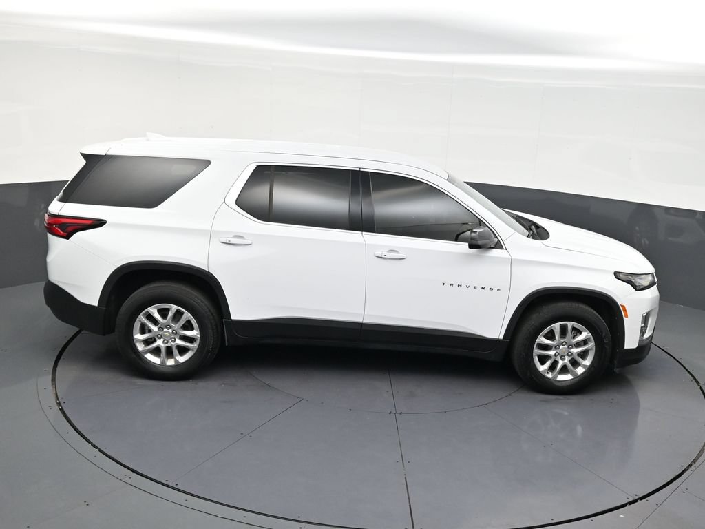 Used 2023 Chevrolet Traverse LS FWD image 16