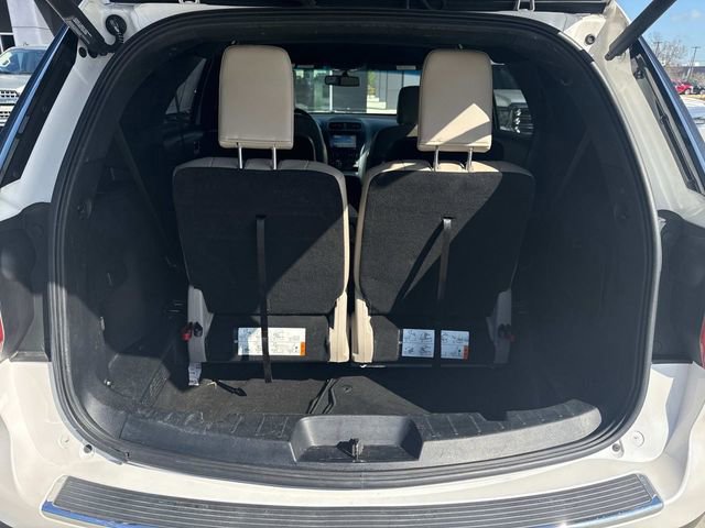 Used 2018 Ford Explorer XLT w/ Equipment Group 202A image 12