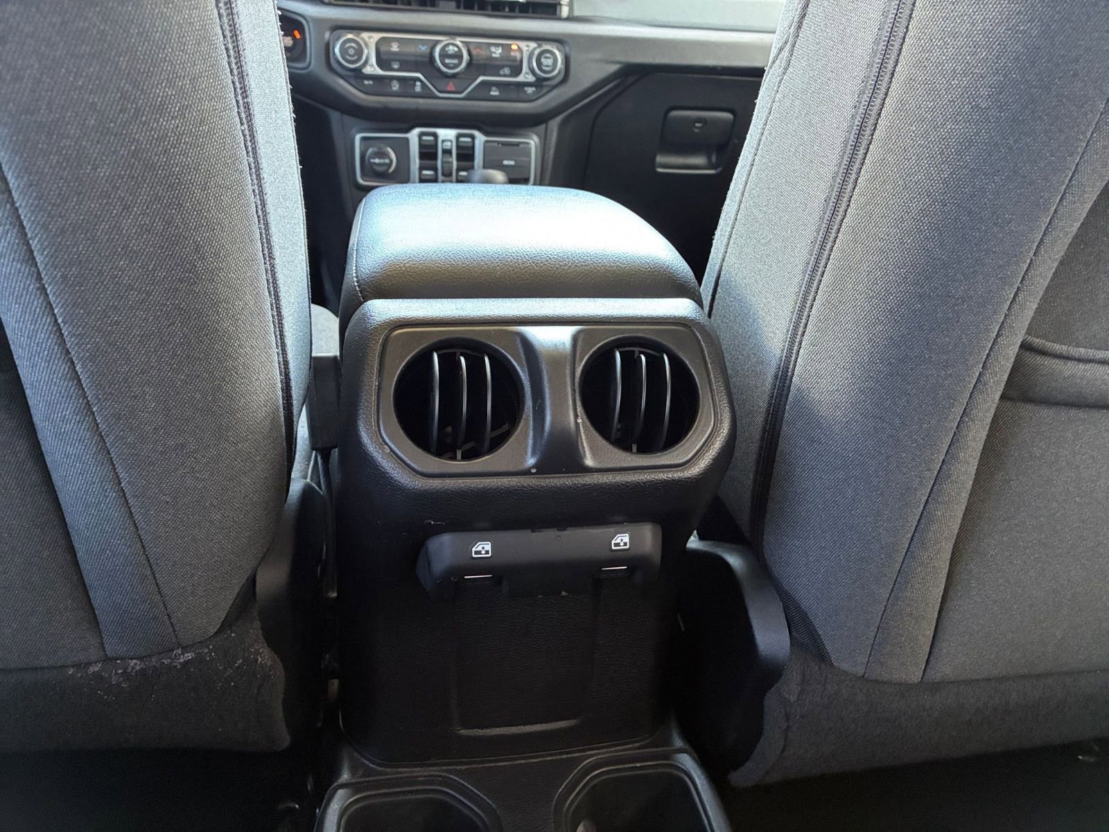 Used 2025 Jeep Wrangler Sport S image 22