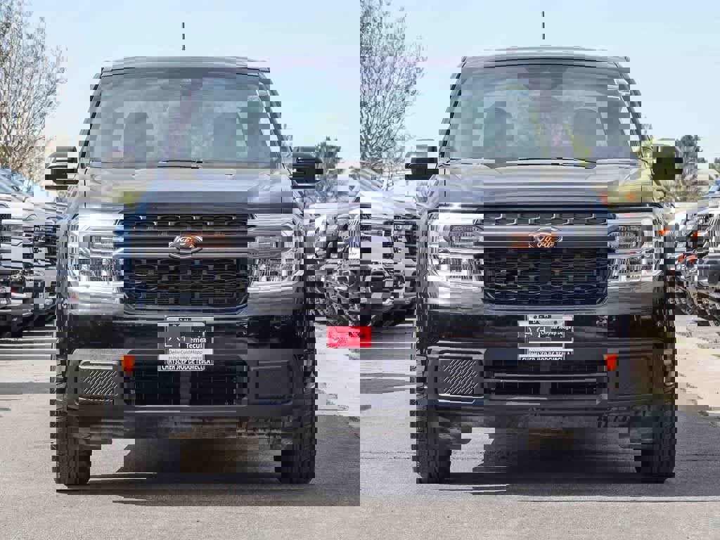 Used 2023 Ford Maverick XLT image 2