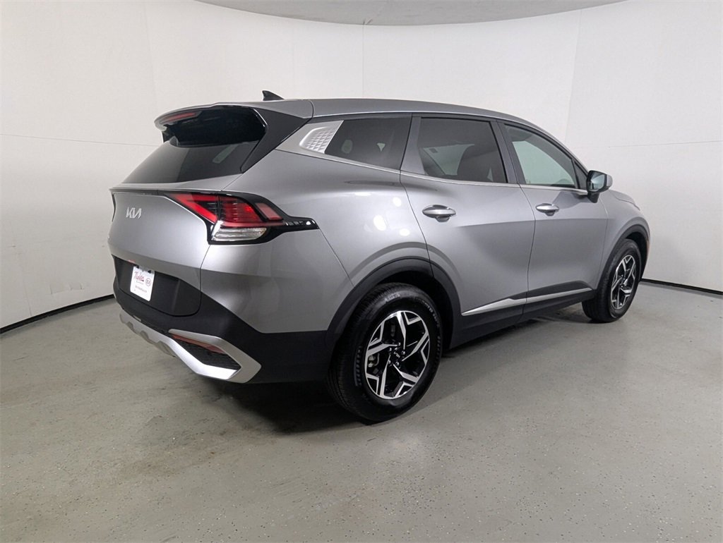 Used 2025 Kia Sportage LX image 7