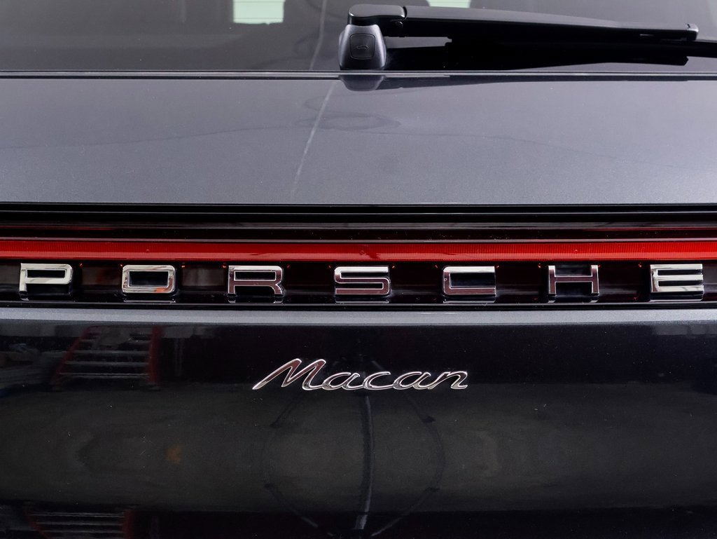 Used 2025 Porsche Macan image 12