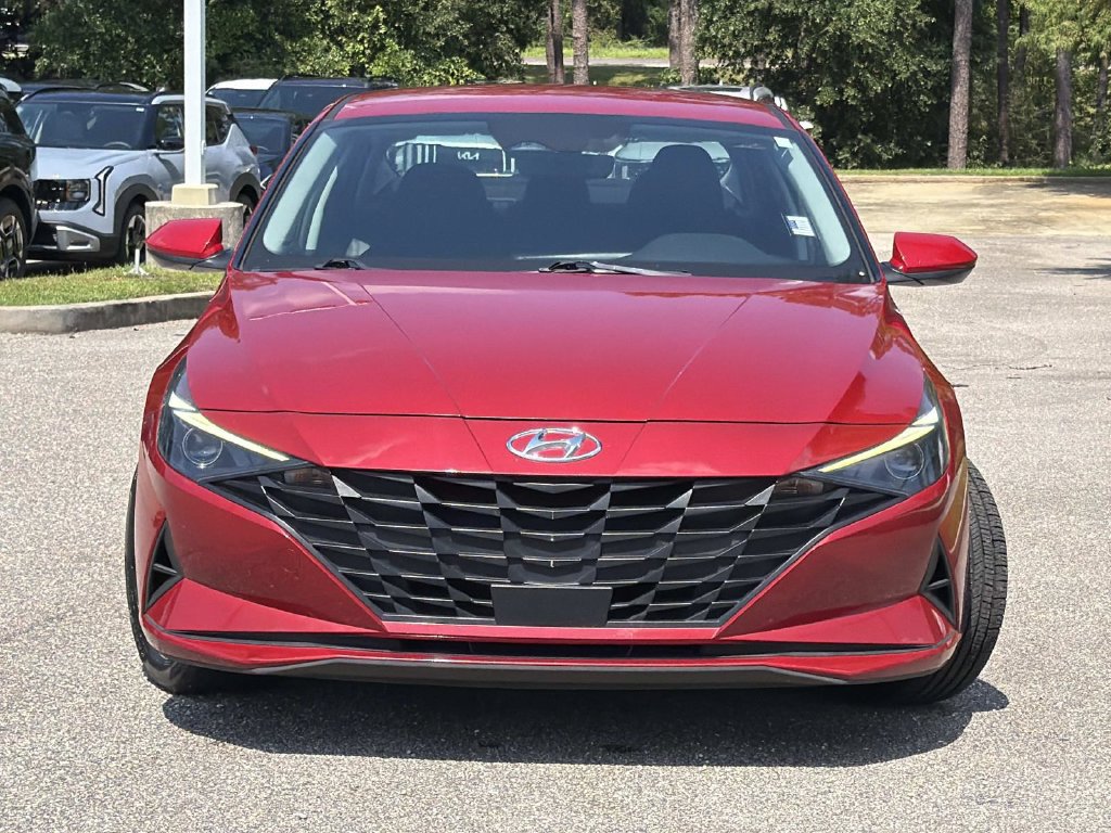 Used 2022 Hyundai Elantra SEL w/ Convenience Package FWD image 2