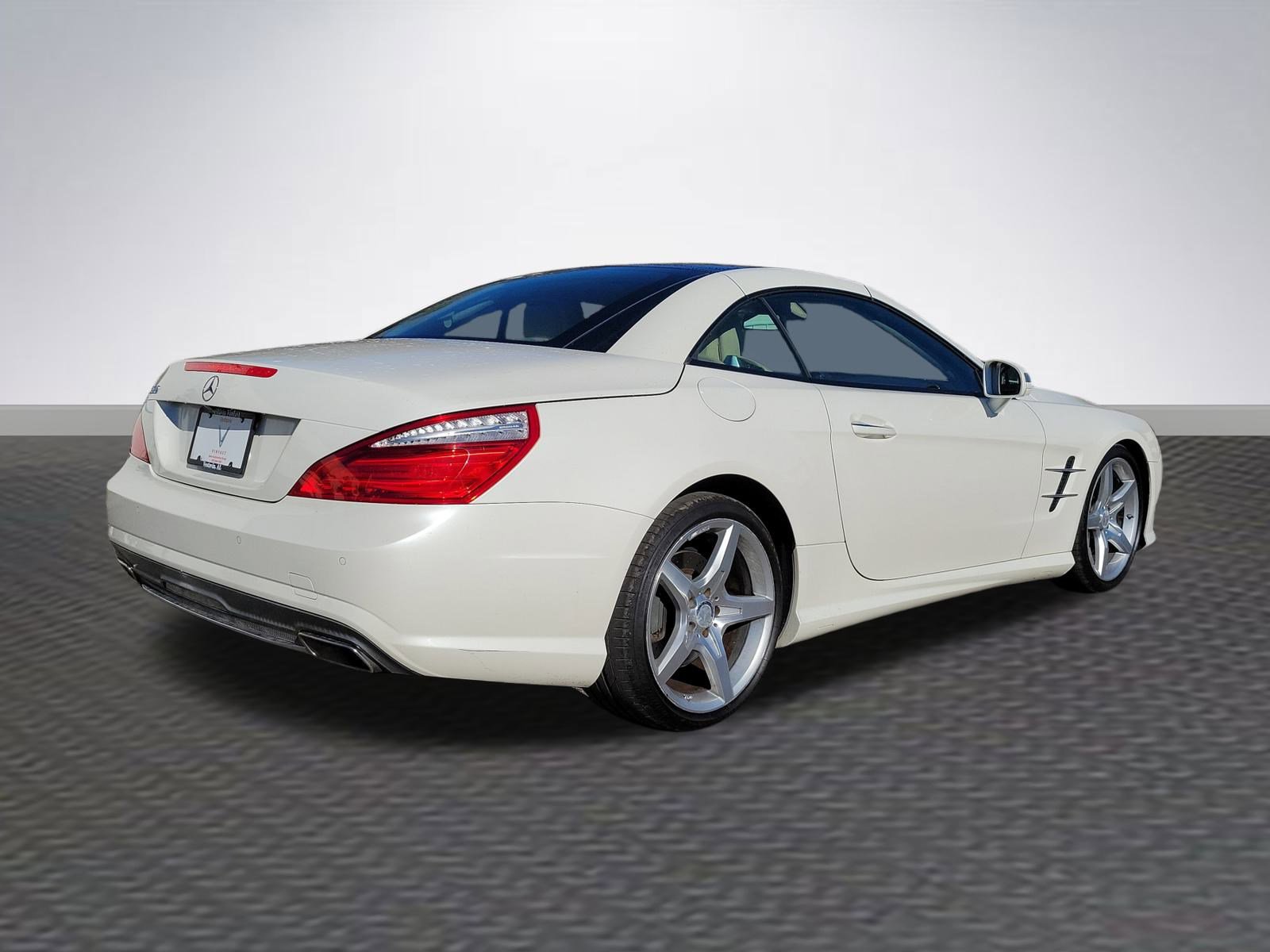 Used 2014 Mercedes-Benz SL 550 image 5