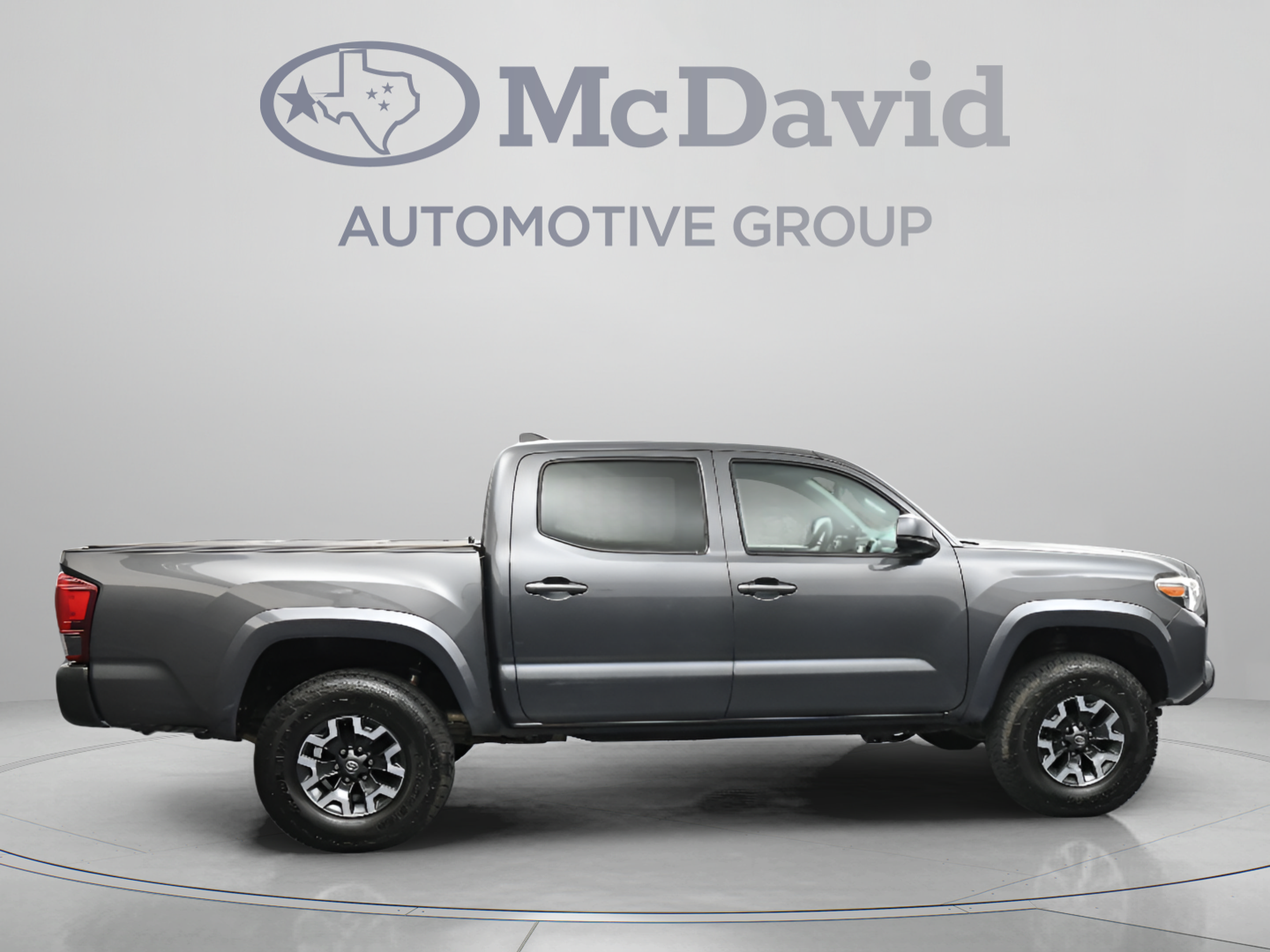 Used 2019 Toyota Tacoma SR5 AWD/4WD image 9