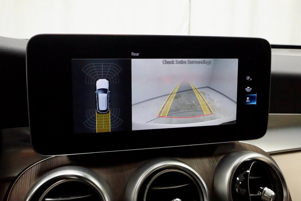 Used 2022 Mercedes-Benz GLC 300 4MATIC image 2